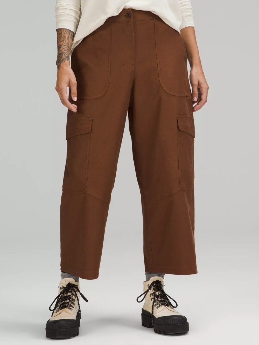 Lululemon Light Utilitech Cargo Pocket High Rise Crop Size 27